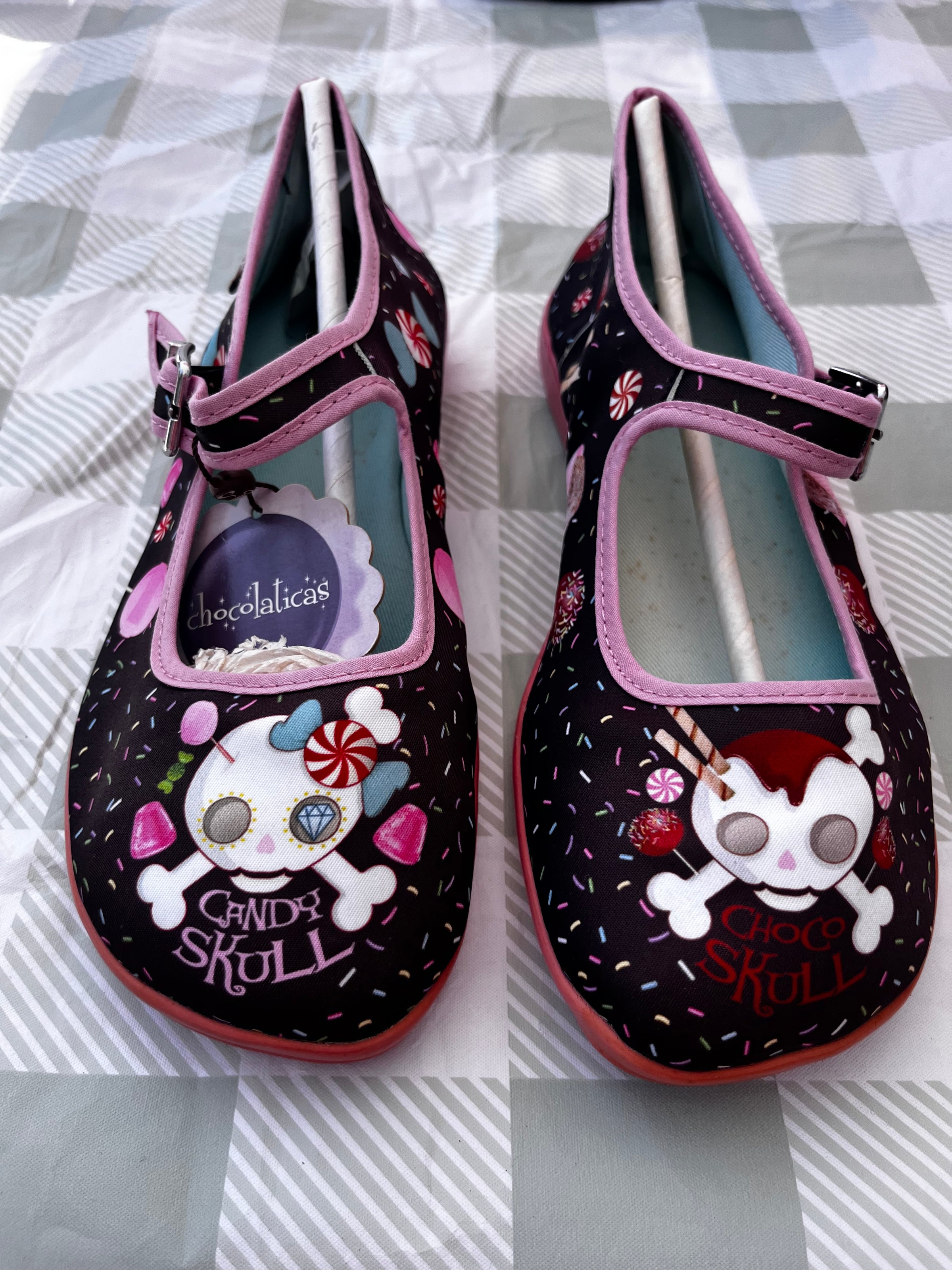 CANDY SKULL size 6 (discoloured sole)