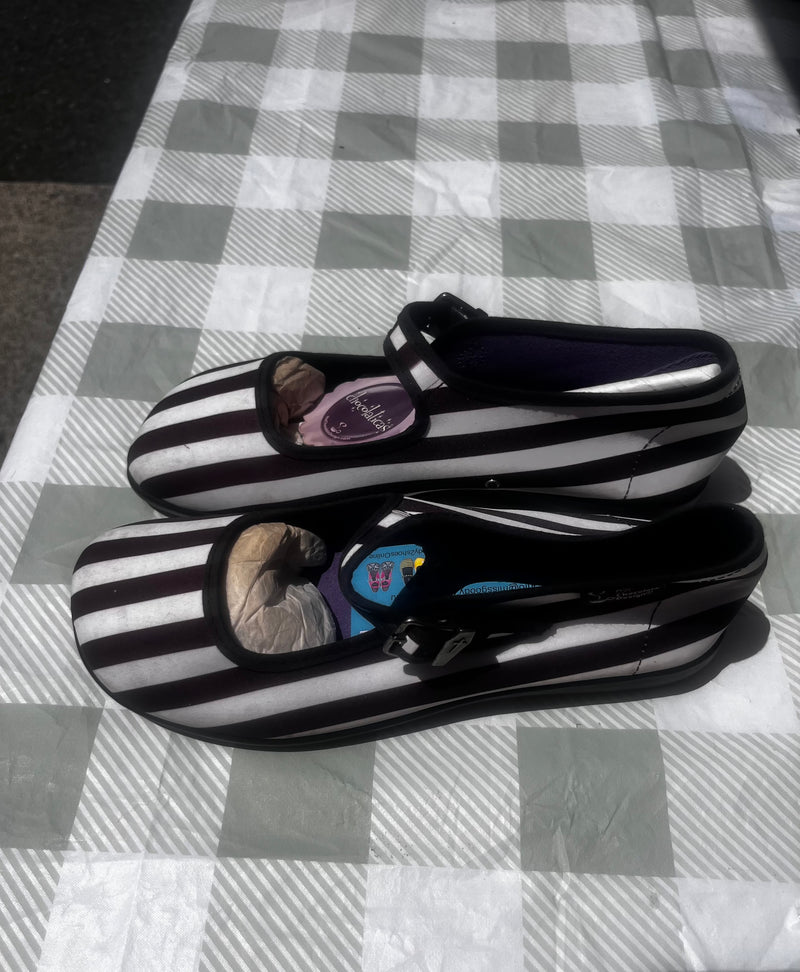 LYDIA clearance as faded Size 6